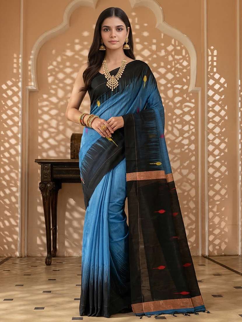 women self design handloom saree with blouse