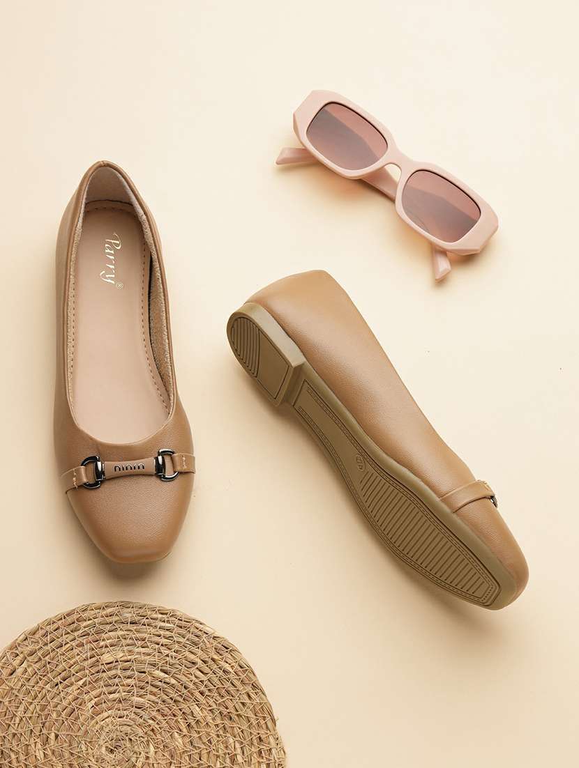 women solid slip on ballerina