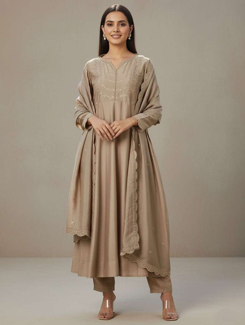 women embroidered long sleeves kurta pant set with dupatta