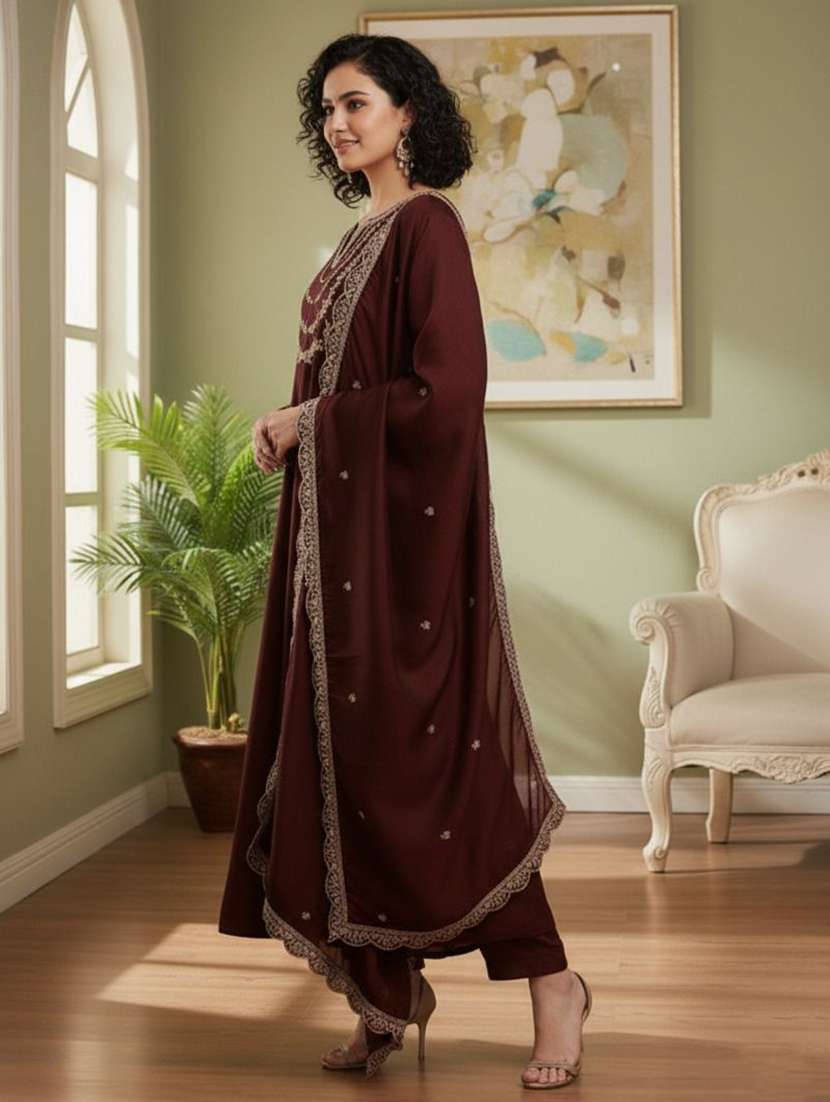 women embroidered long sleeves kurta pant set with dupatta