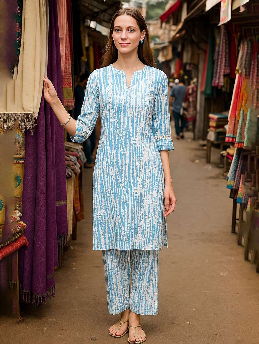 women printed three quarter sleeves kurta pant set 