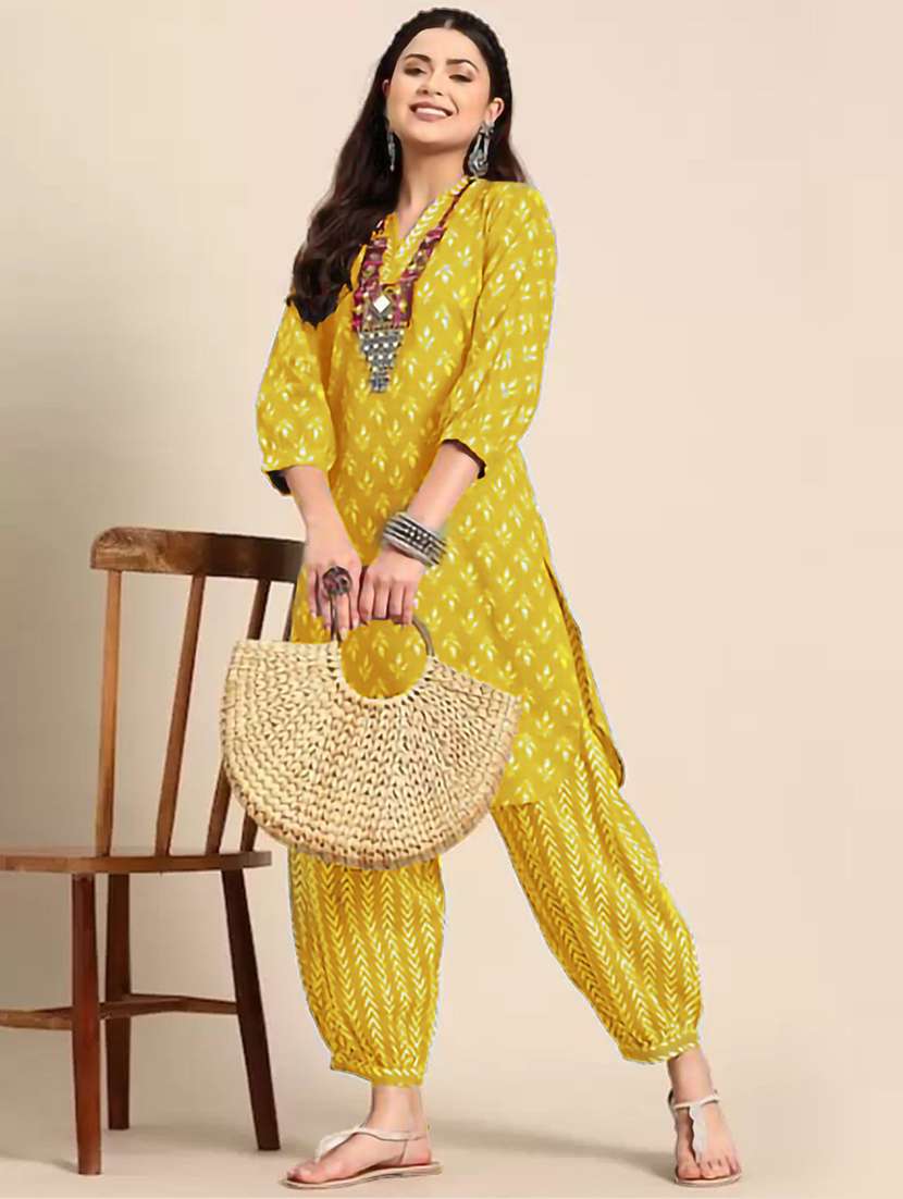 women printed three quarter sleeves kurta salwar set
