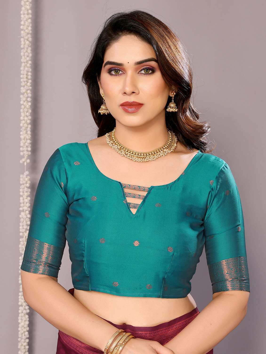 Women Self Design Banarasi Saree With Blouse - 22543854 -  Standard Image - 5