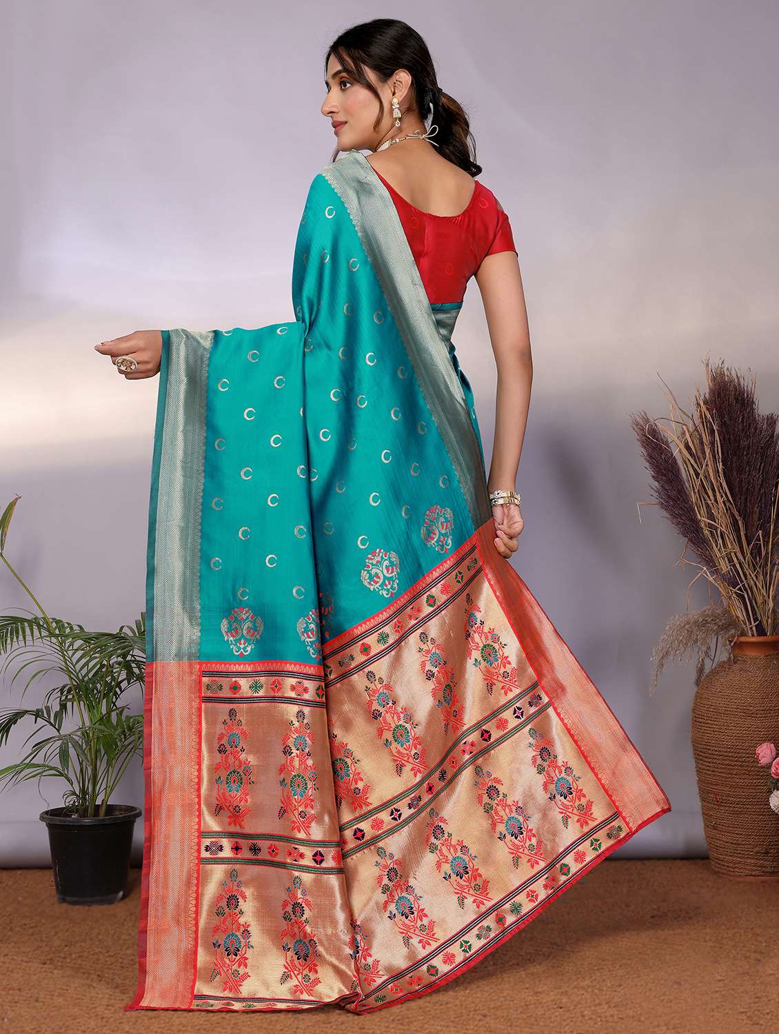 women self design paithani saree with blouse - 22543863 -  Standard Image - 3