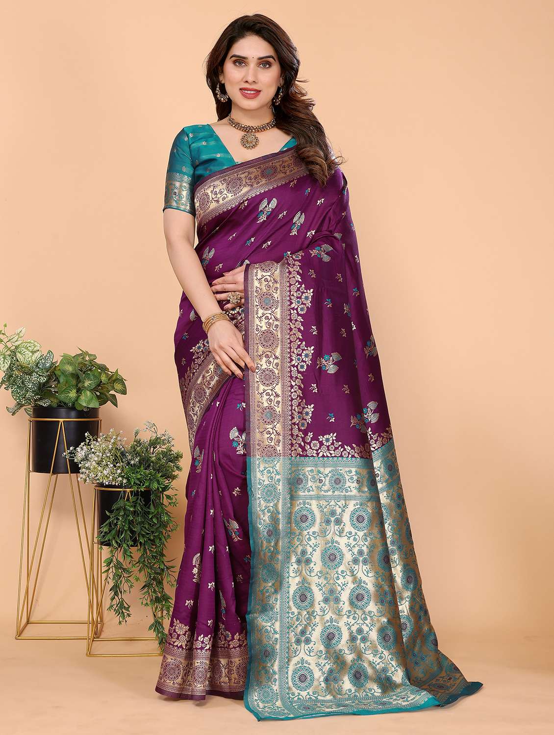 women self design banarasi saree with blouse