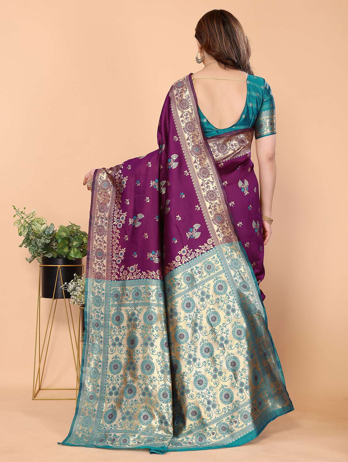 Women Self Design Banarasi Saree With Blouse - 22543868 -  Standard Image - 3