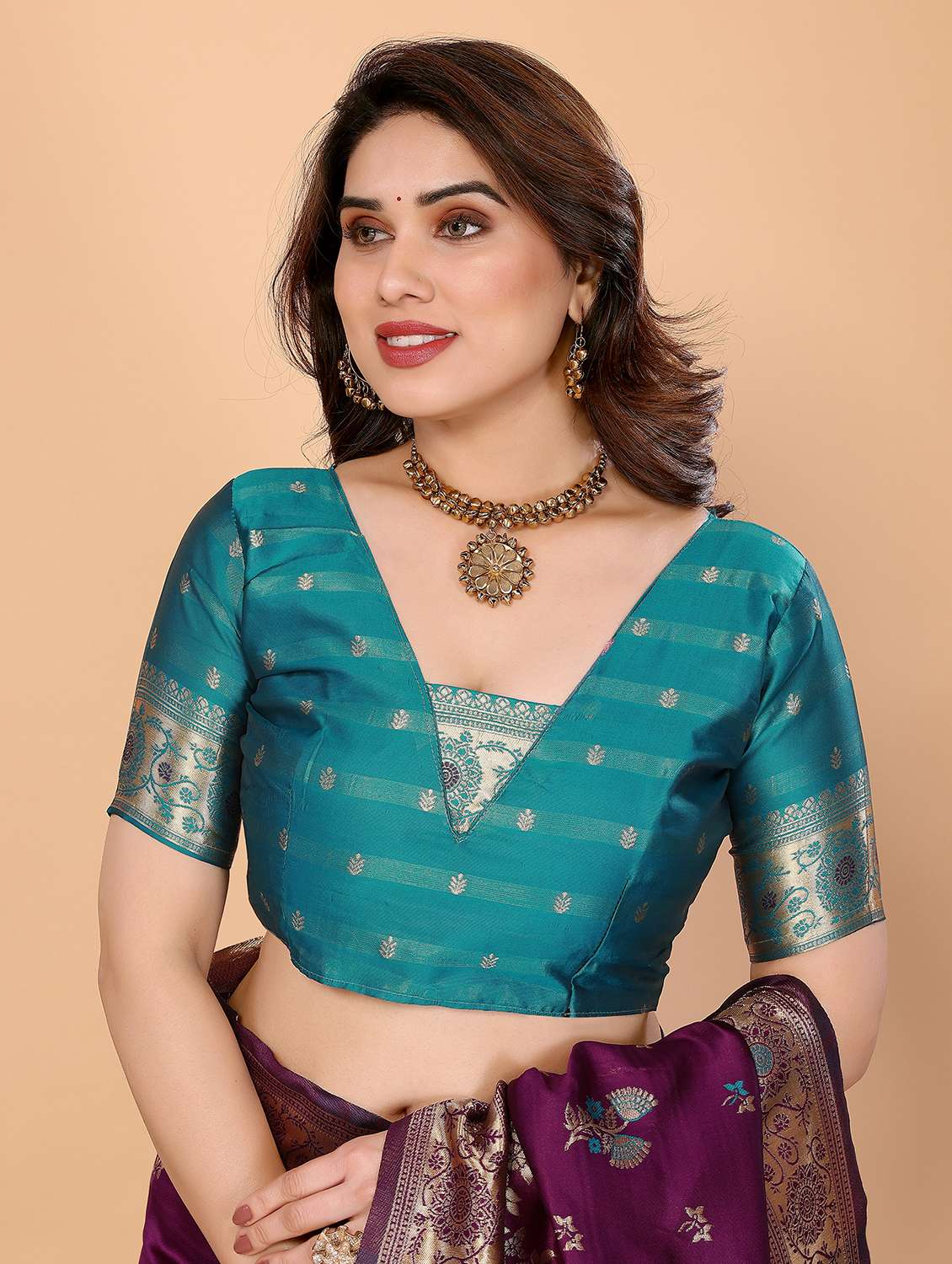 Women Self Design Banarasi Saree With Blouse - 22543868 -  Standard Image - 5