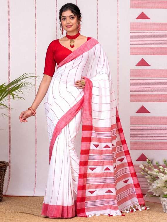 women self design handloom saree with blouse