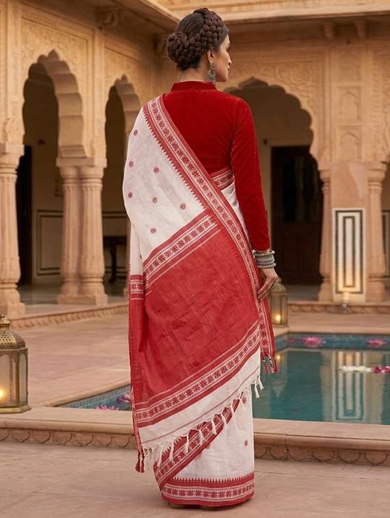 women self design handloom saree with blouse - 22543969 -  Standard Image - 3