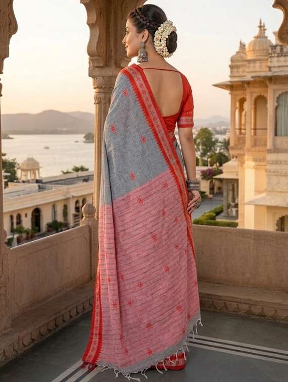 women self design handloom saree with blouse - 22543970 -  Standard Image - 3
