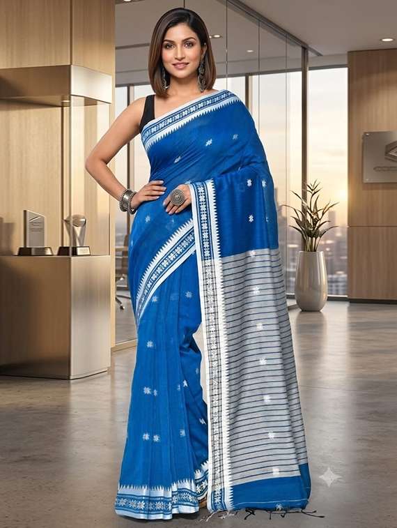 women self design handloom saree with blouse