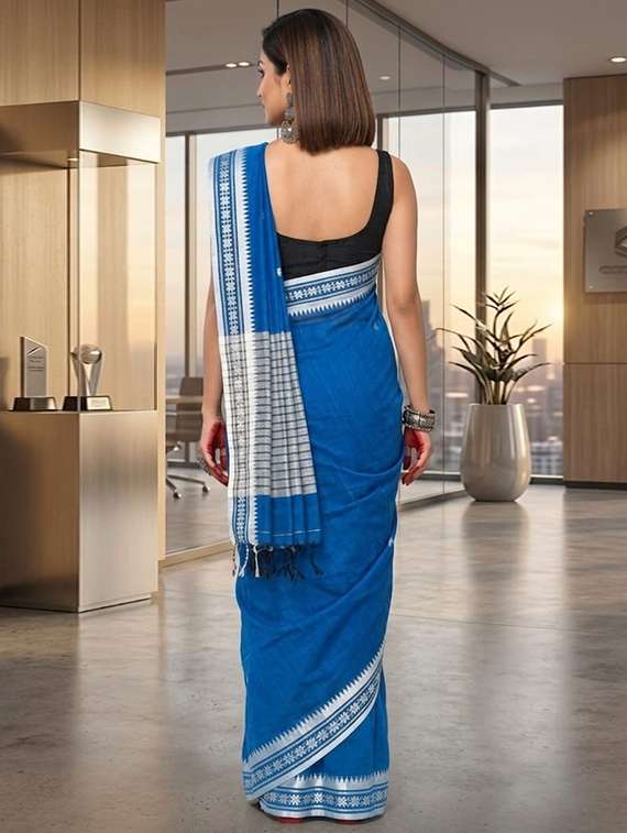 women self design handloom saree with blouse - 22543972 -  Standard Image - 3
