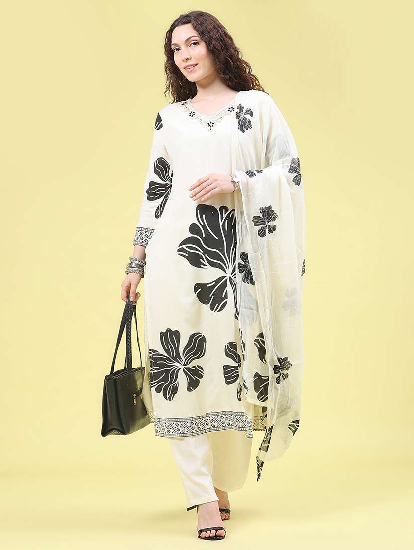 women printed three quarter sleeves kurta pant set with dupatta