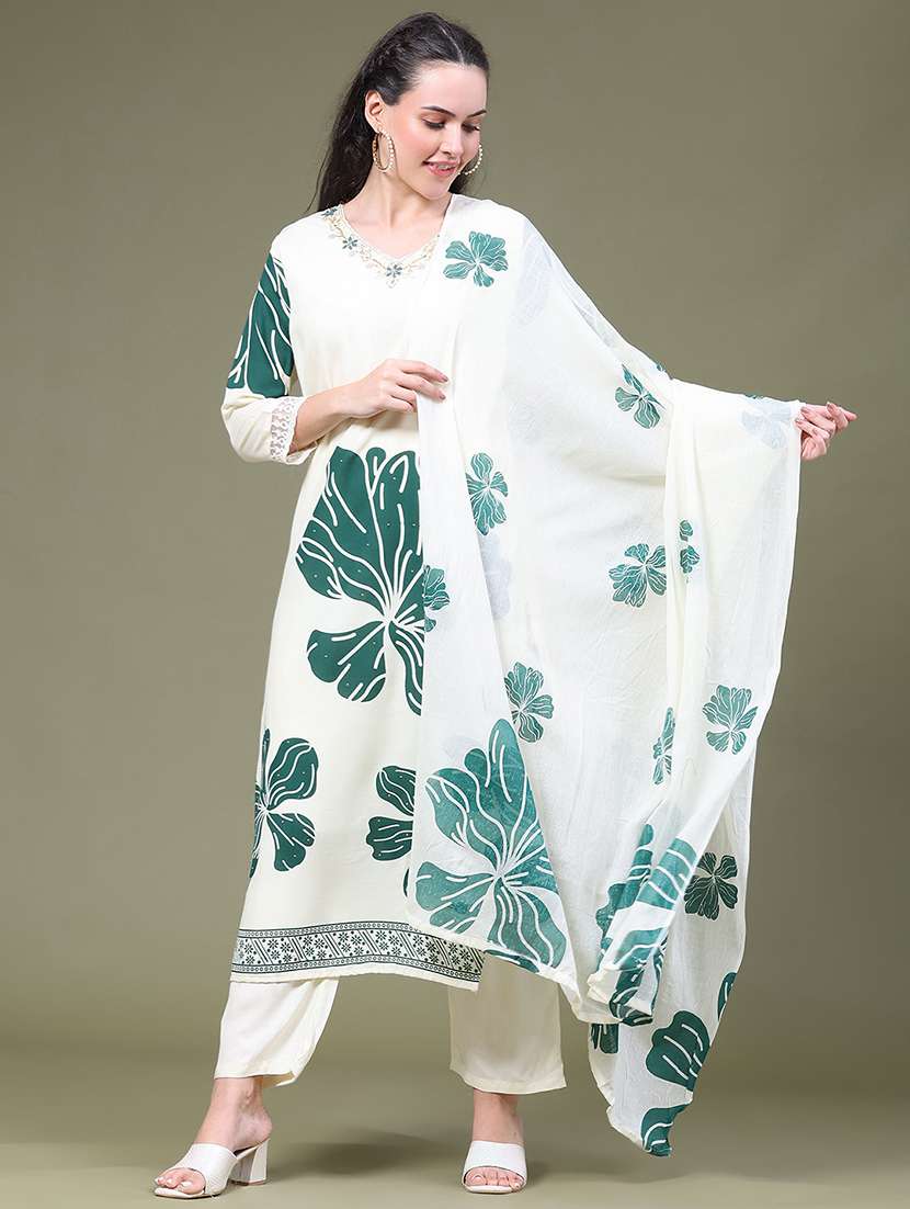 women printed three quarter sleeves kurta pant set with dupatta