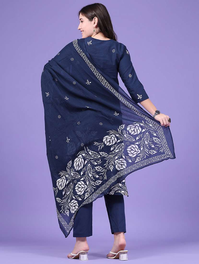 Women Printed Three Quarter Sleeve Kurta Pant With Dupatta Set - 22546274 -  Standard Image - 3