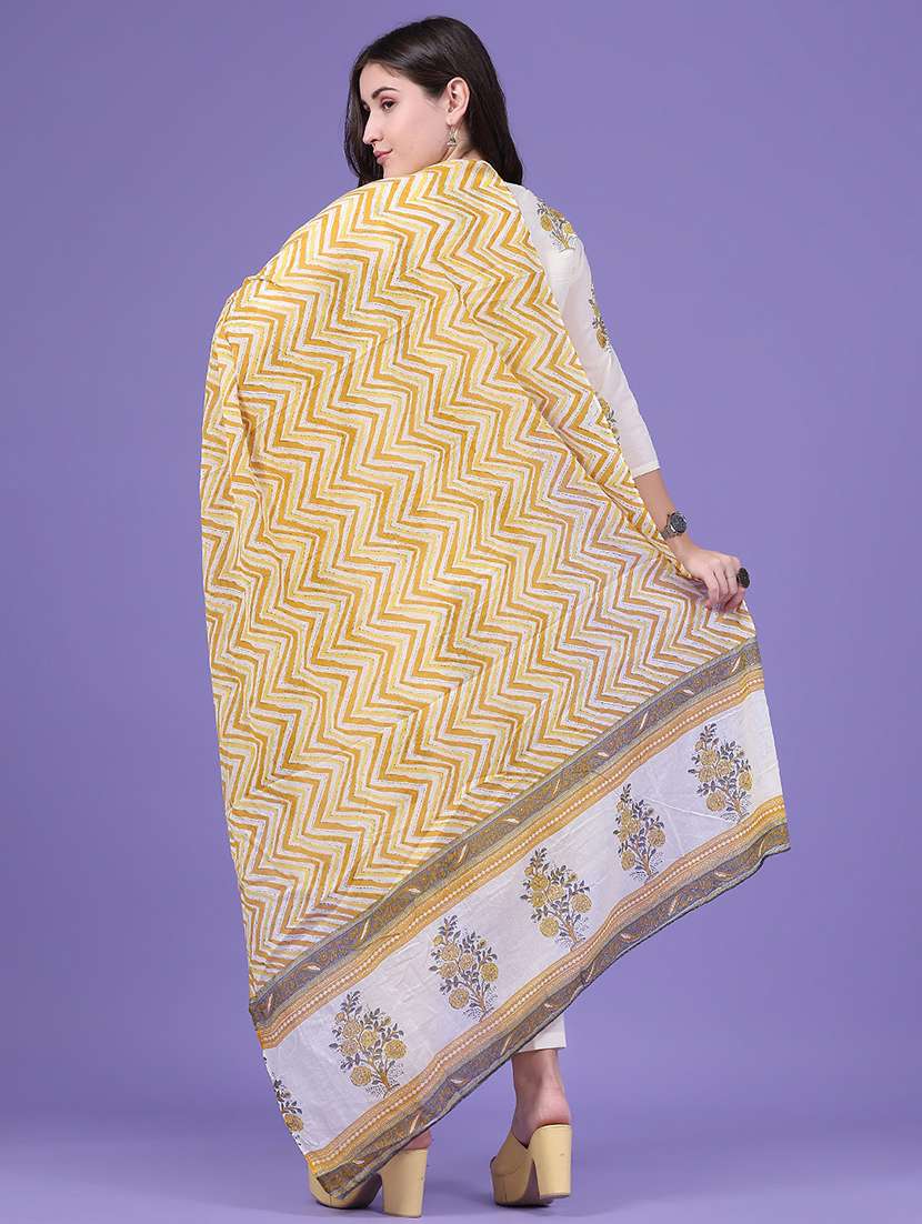 women printed three quarter sleeve kurta pant with dupatta set - 22546346 -  Standard Image - 3
