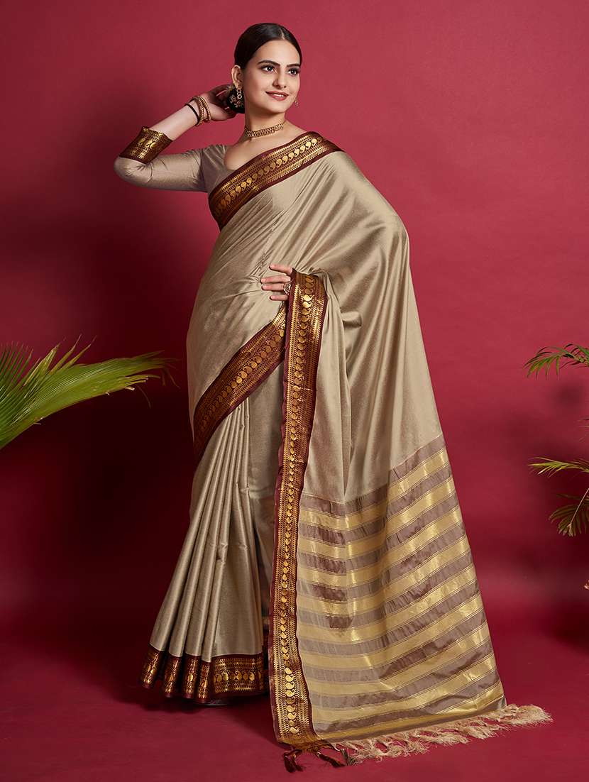 women solid with bordered saree with blouse