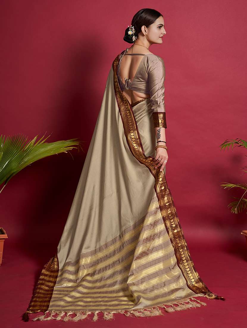 women solid with bordered saree with blouse - 22548111 -  Standard Image - 3