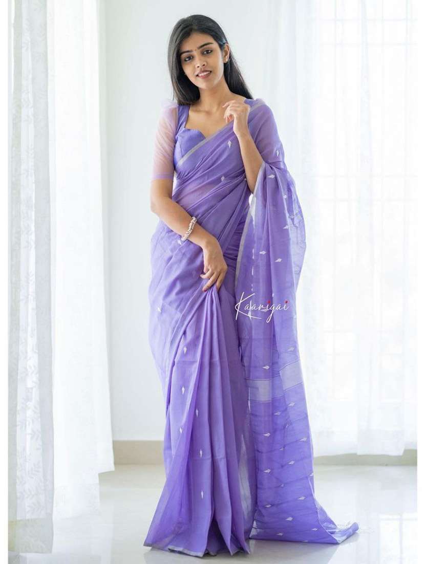 women self design handloom saree with blouse