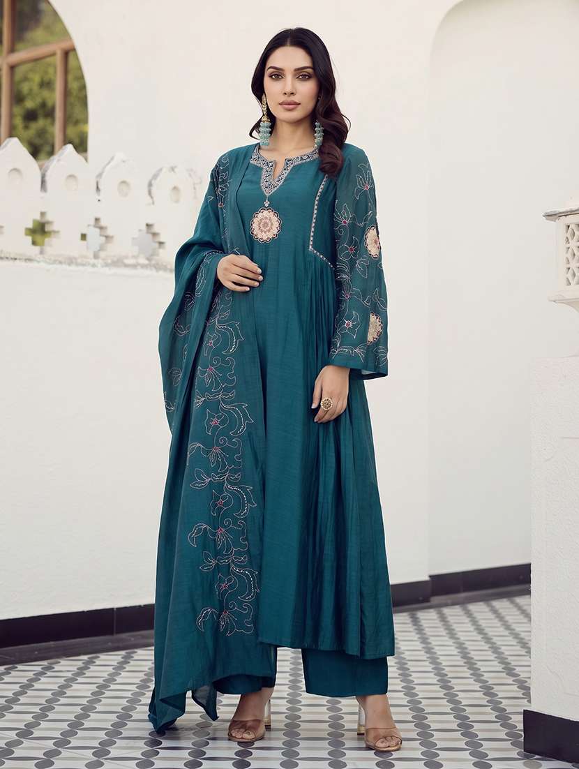 women embroidered long sleeve kurta pant with dupatta set - 22548125 -  Standard Image - 3
