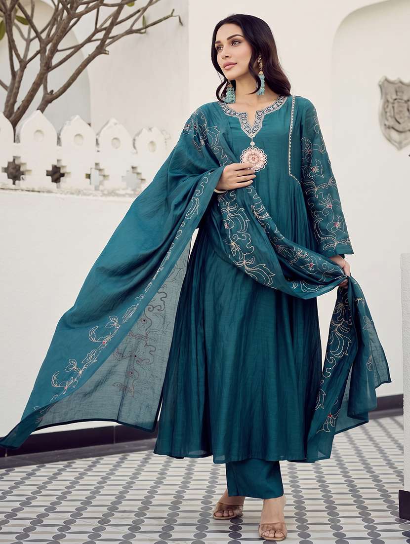 women embroidered long sleeve kurta pant with dupatta set - 22548125 -  Standard Image - 5