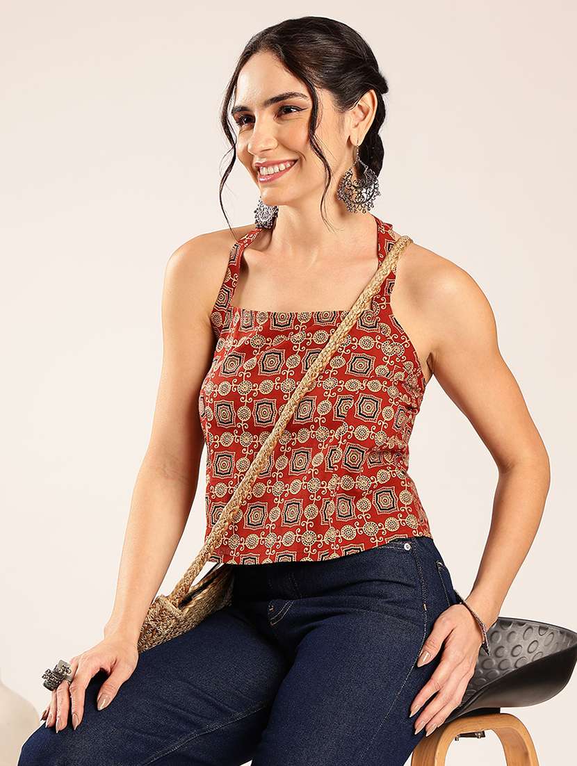 women printed halter neck crop top