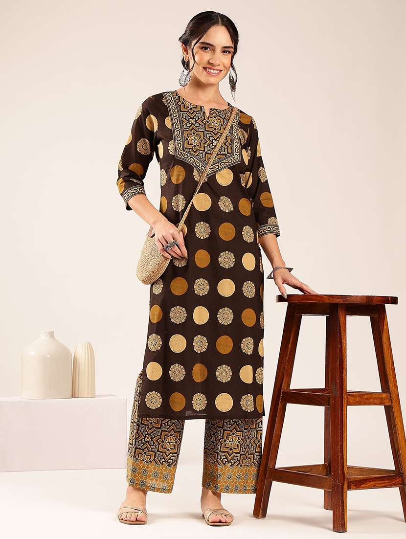 women printed three quarter sleeves kurta palazzo set 