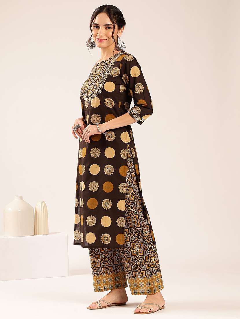 women printed three quarter sleeves kurta palazzo set  - 22548342 -  Standard Image - 5