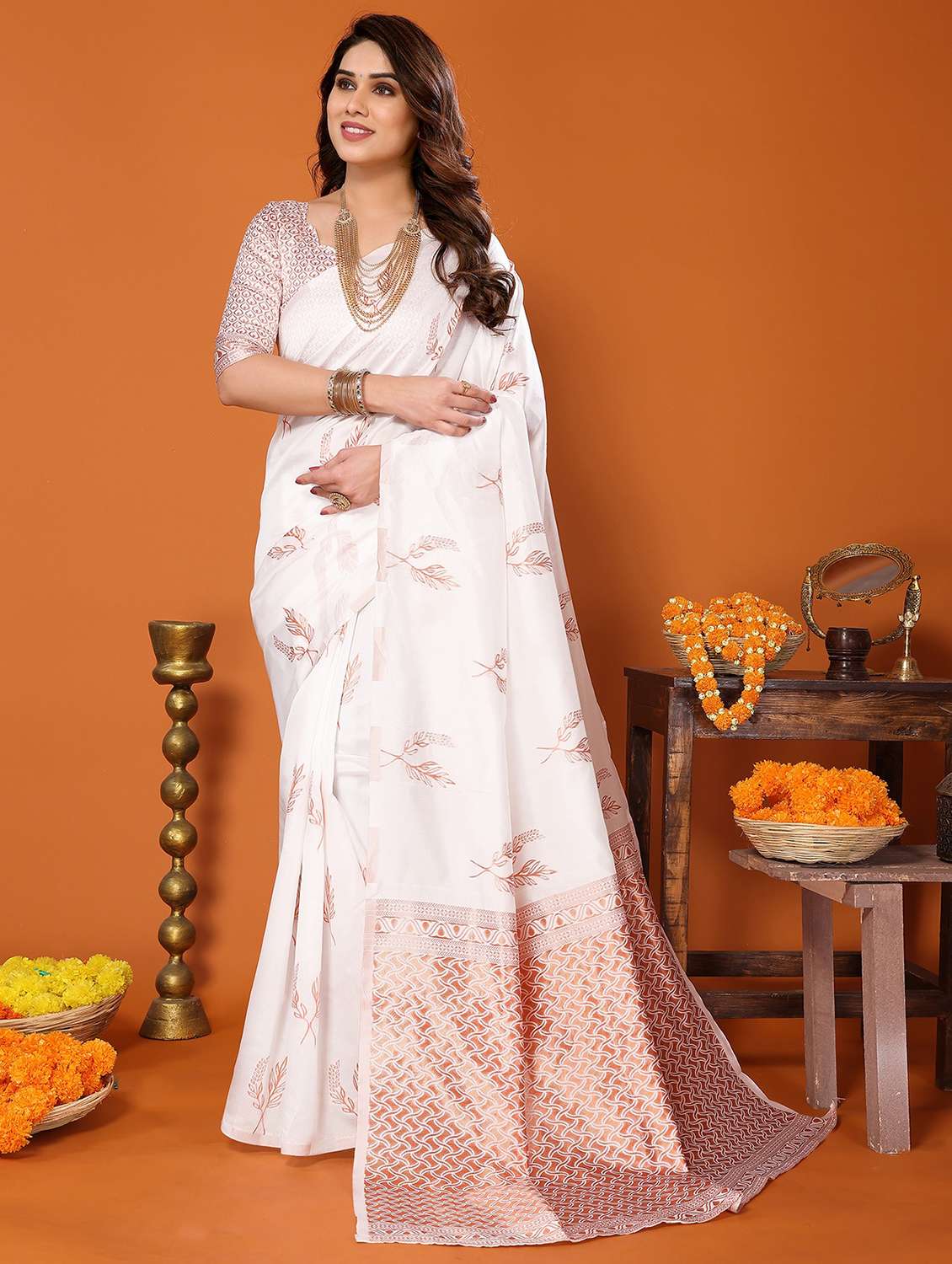 women self design banarasi saree with blouse