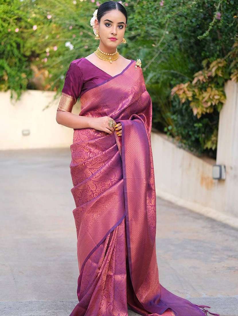 women self design banarasi saree with blouse