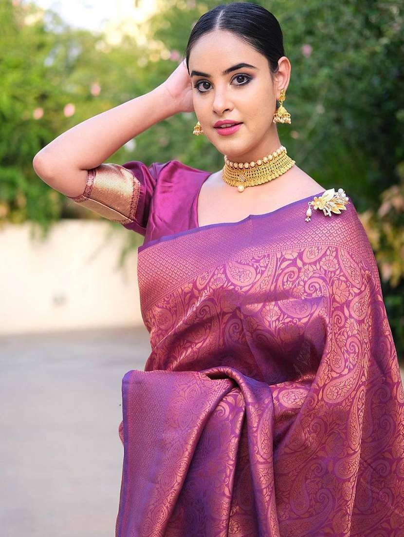 Women Self Design Banarasi Saree With Blouse - 22548516 -  Standard Image - 3