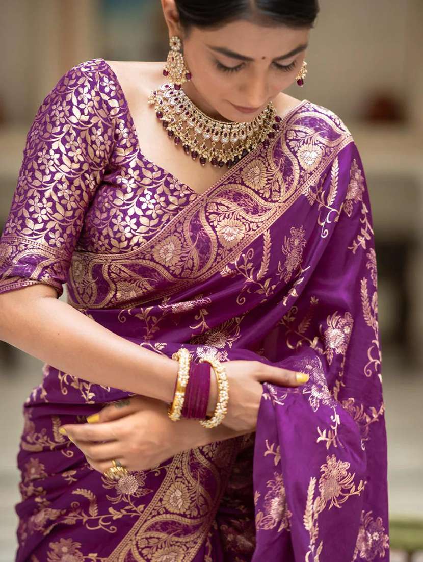 women self design banarasi saree with blouse - 22548532 -  Standard Image - 3