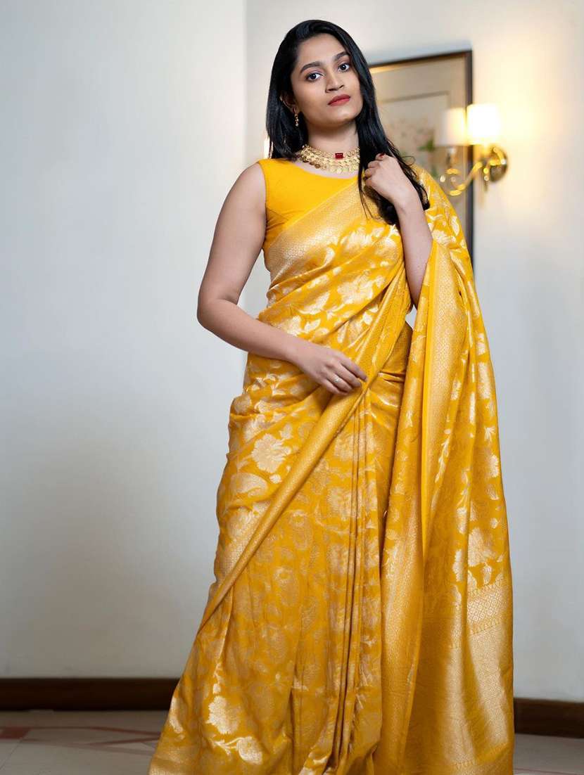women self design banarasi saree with blouse - 22548533 -  Standard Image - 3
