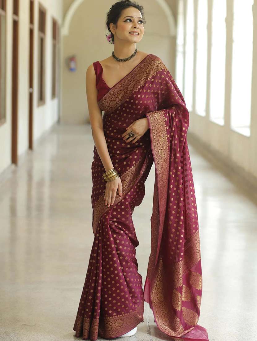 women self design banarasi saree with blouse