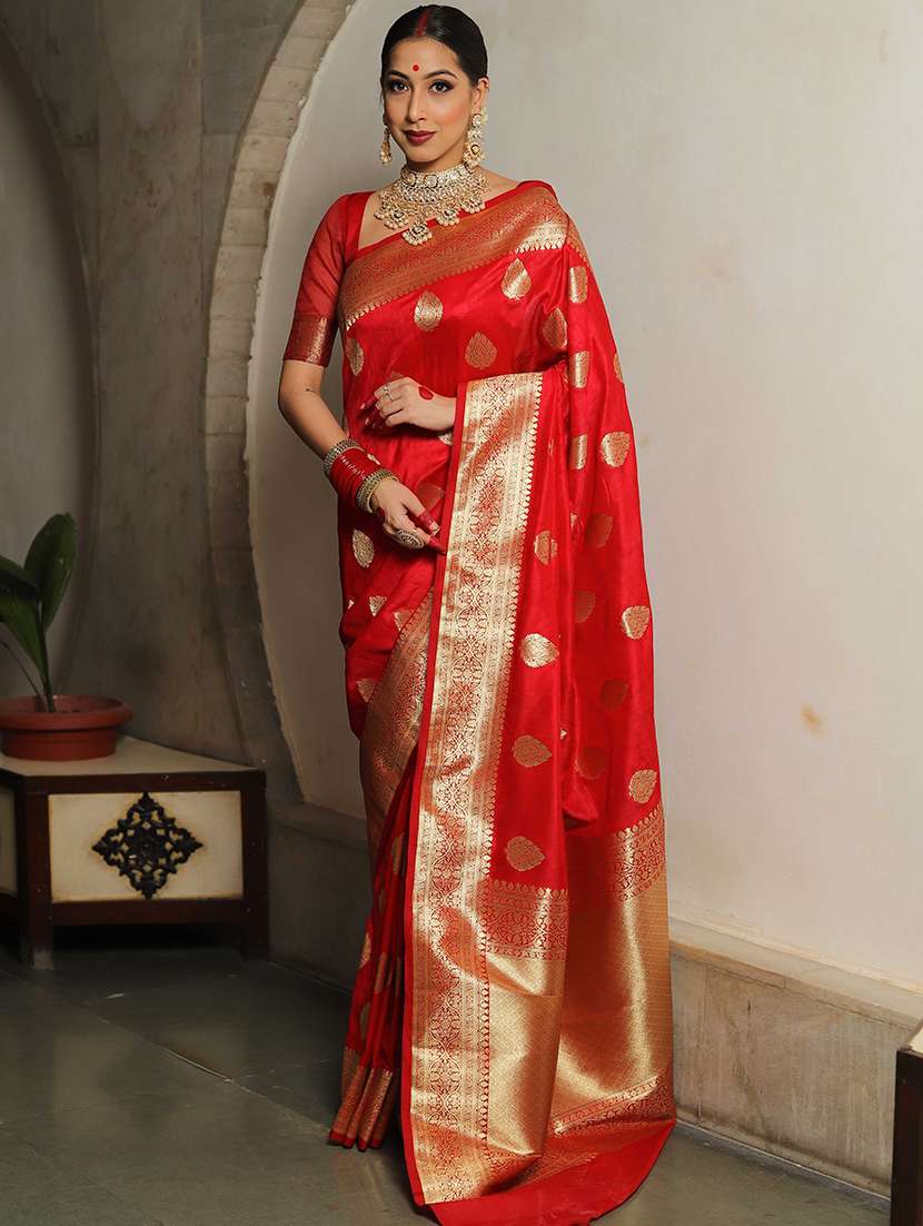 women self design banarasi saree with blouse