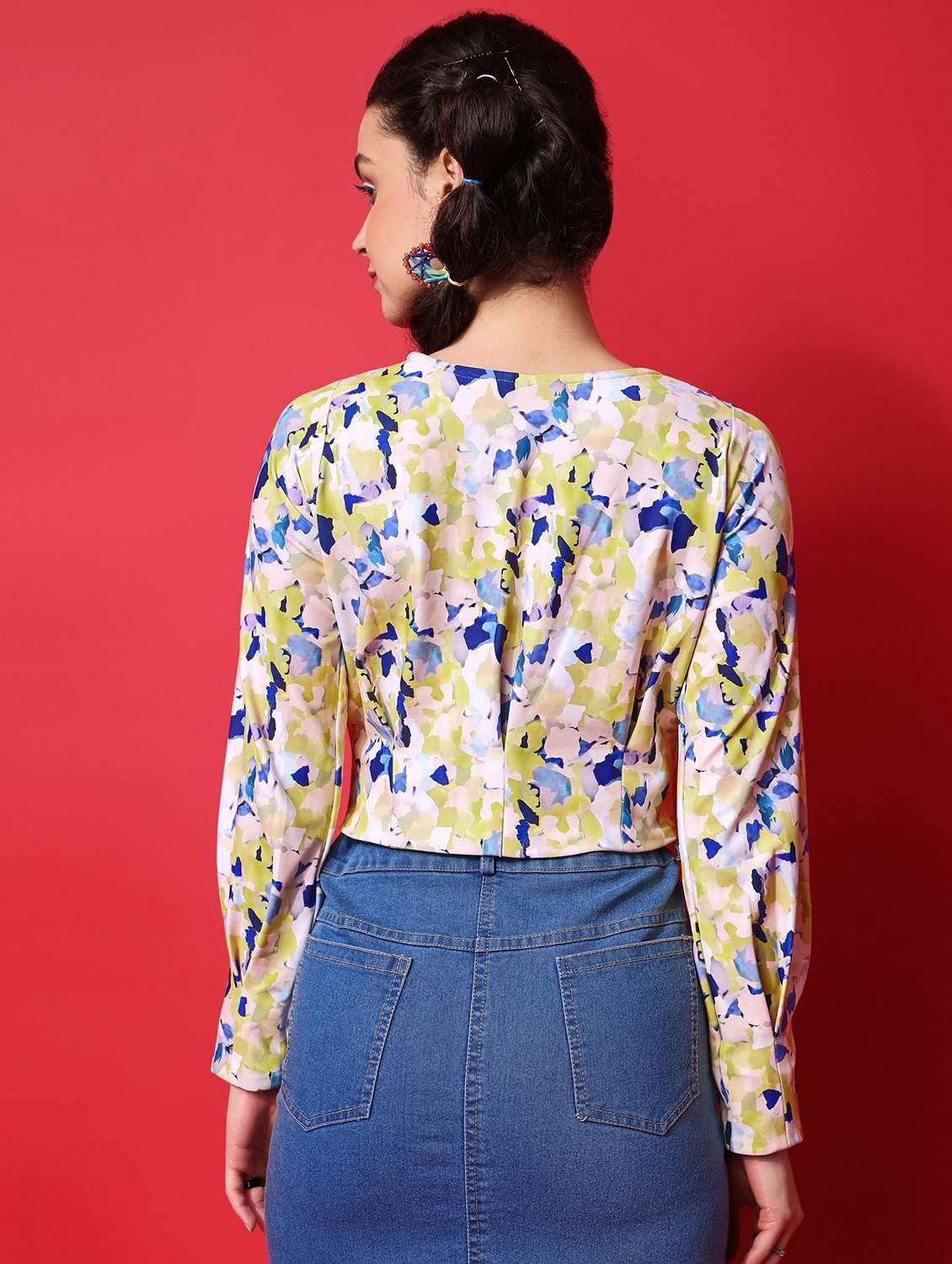 women printed long sleeves crop top - 22549011 -  Standard Image - 3