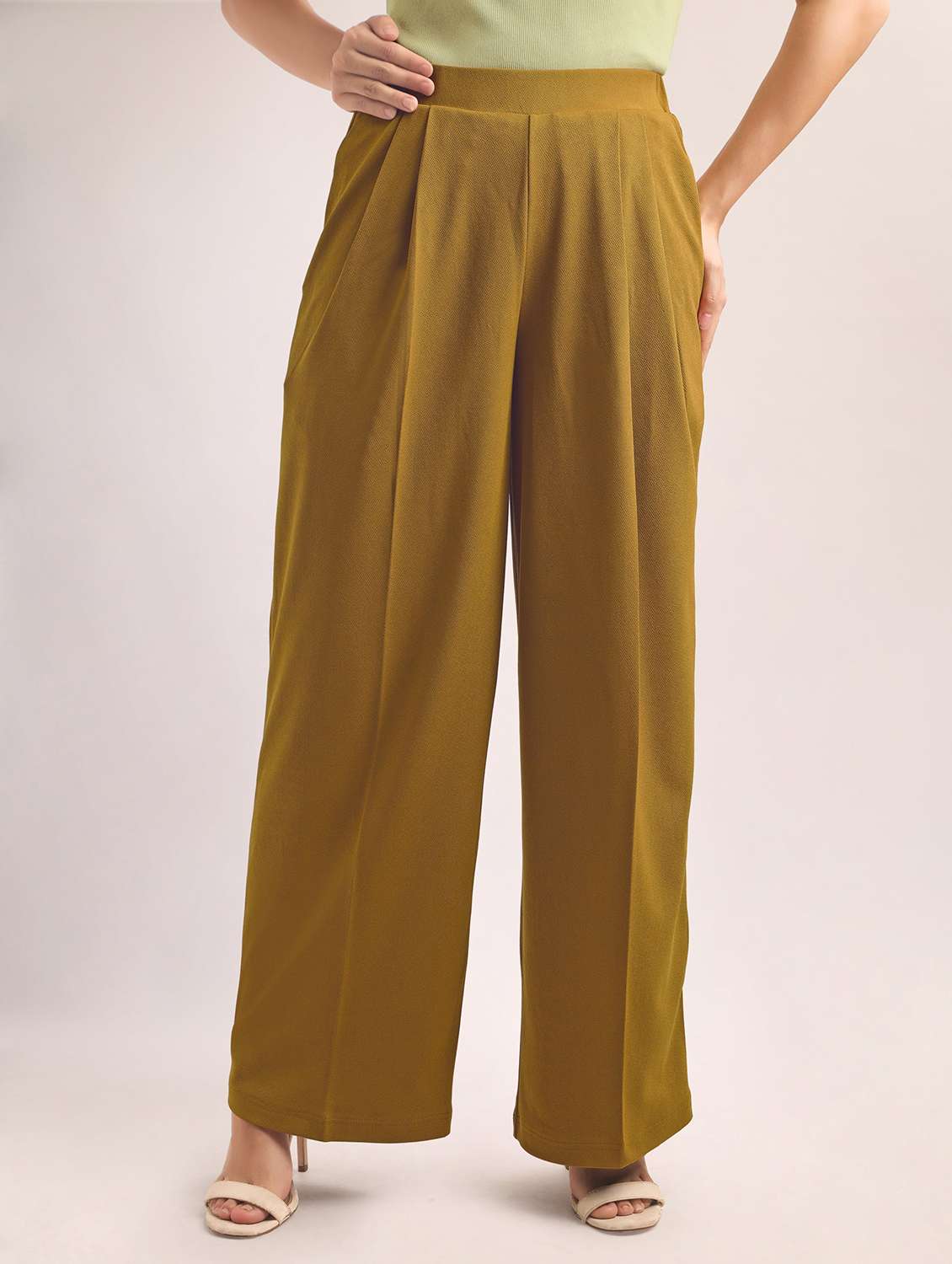 women solid high rise wide leg trouser