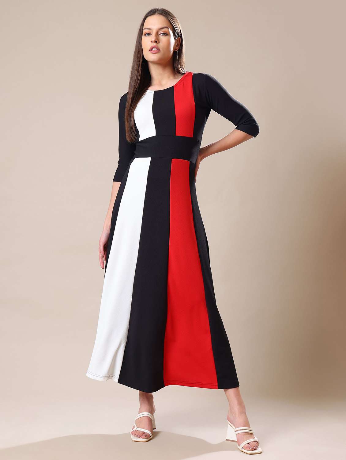 women colourblocked round neck fit and flare dress