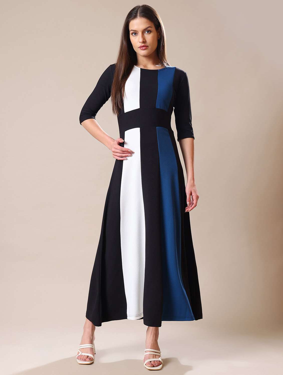 women colourblocked round neck fit and flare dress