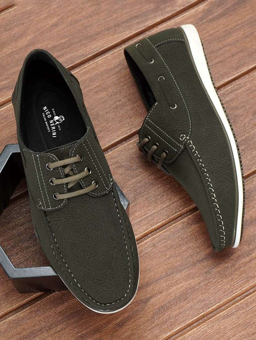 men solid lace up boat shoes