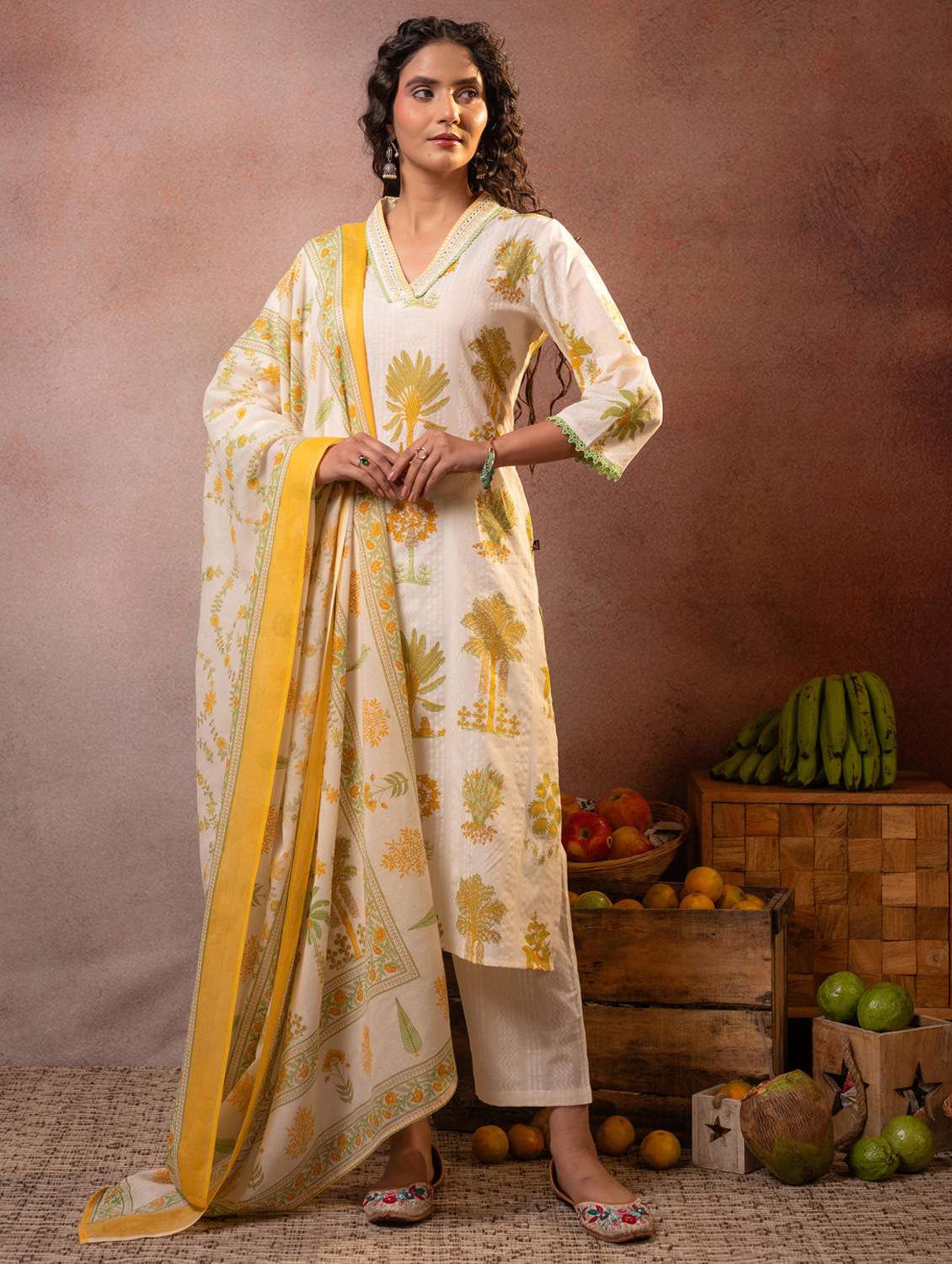 women printed three quarter sleeve kurta pant with dupattta set