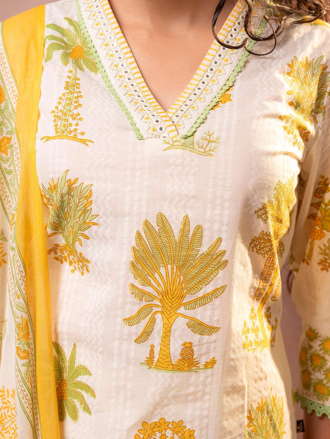 women printed three quarter sleeve kurta pant with dupattta set - 22549961 -  Standard Image - 3