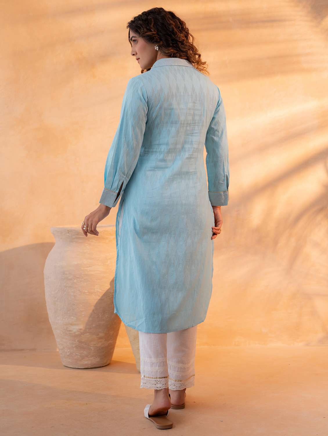 women self deign long sleeves straight kurta - 22550241 -  Standard Image - 3