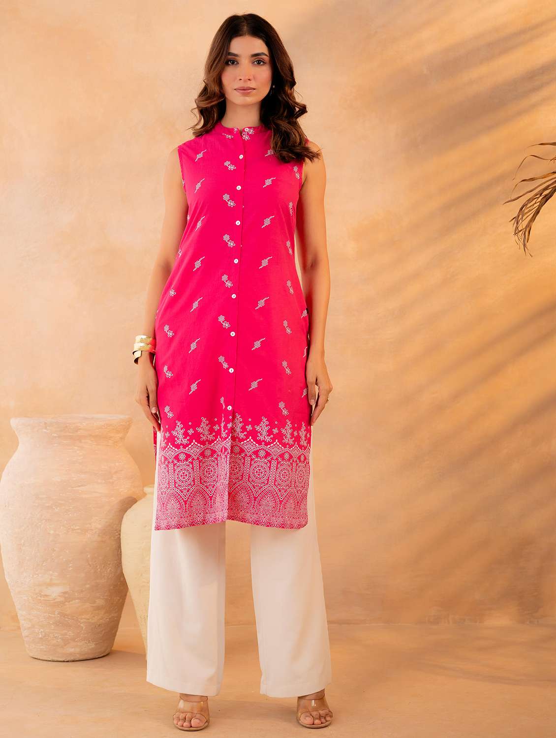 women embroidered sleeveless straight kurta