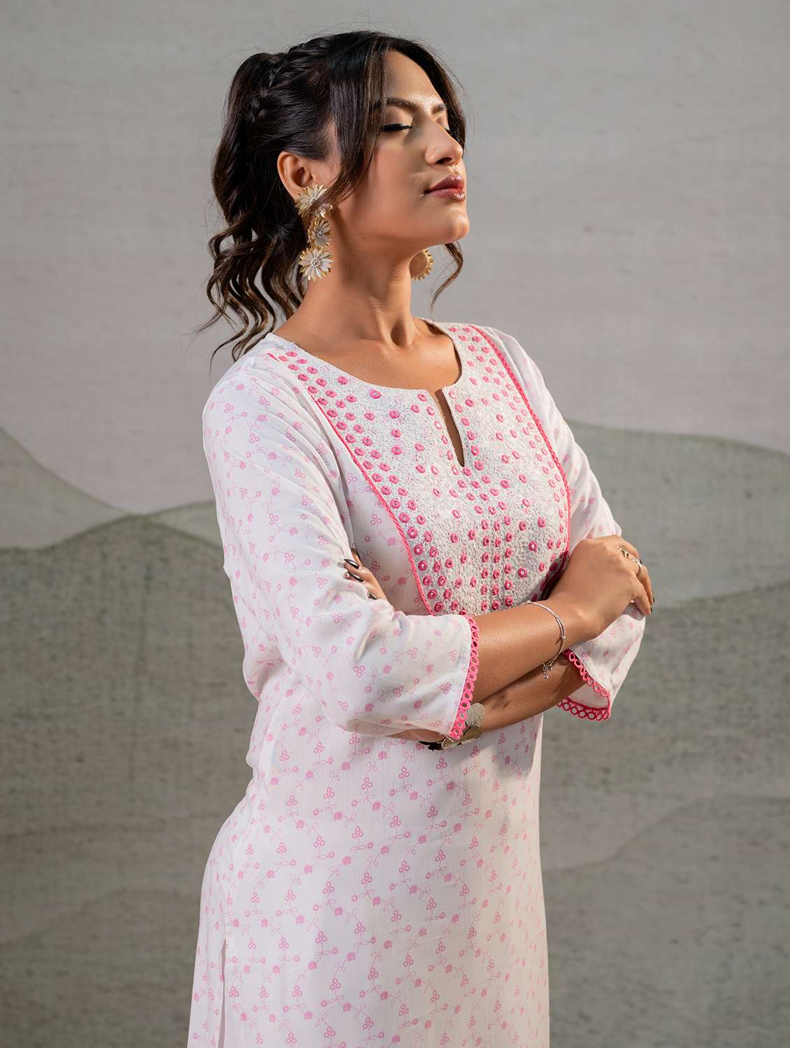 Women Printed Three Quarter Sleeves Straight Kurta - 22550276 -  Standard Image - 3