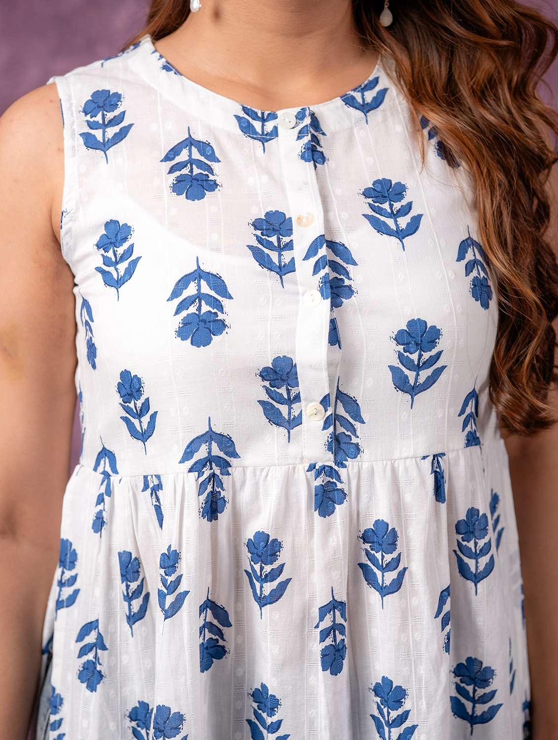 women printed sleeveless a-line kurta - 22550289 -  Standard Image - 5