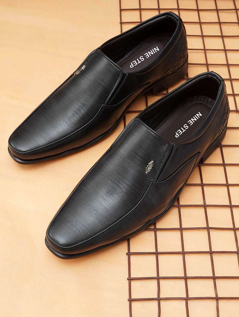 men solid slip on formal shoes
