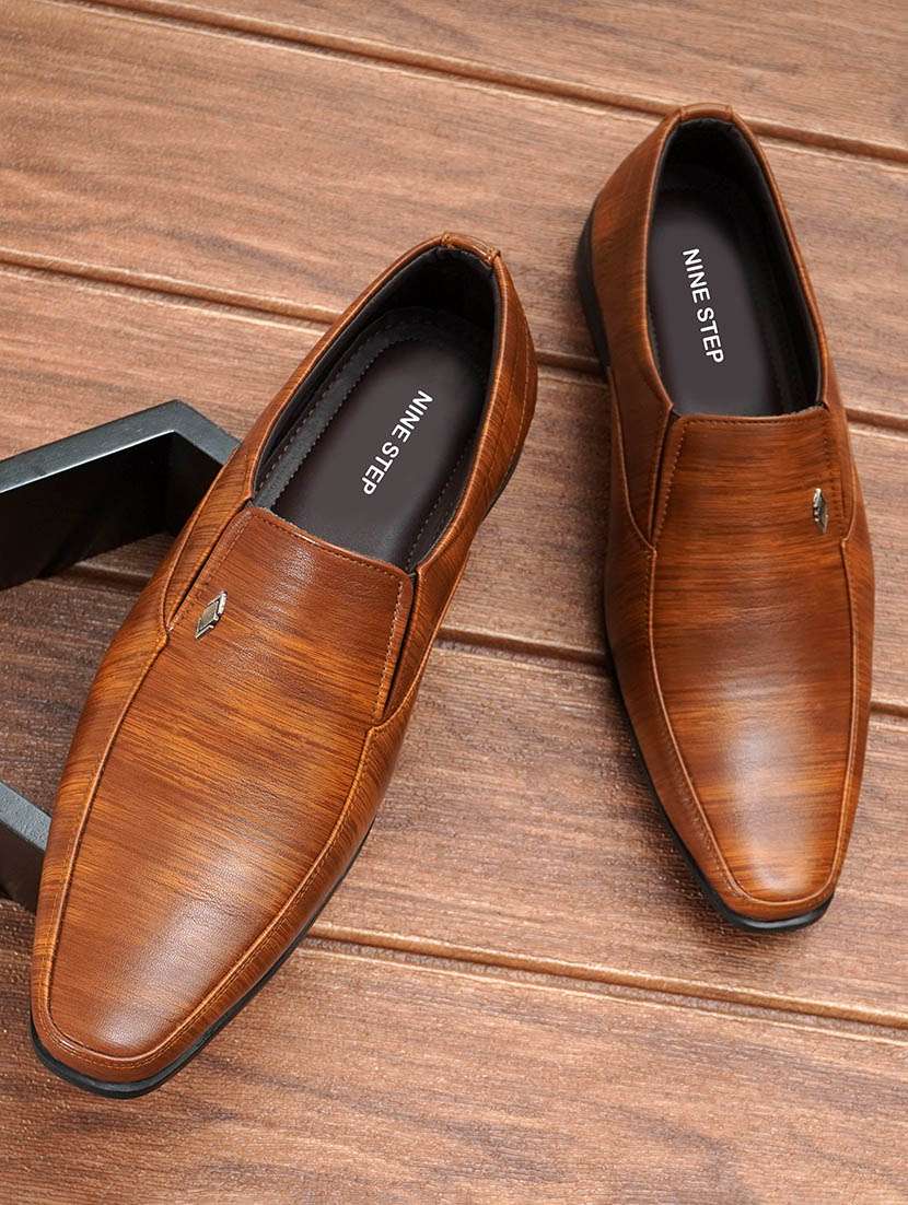 men solid slip on formal shoes