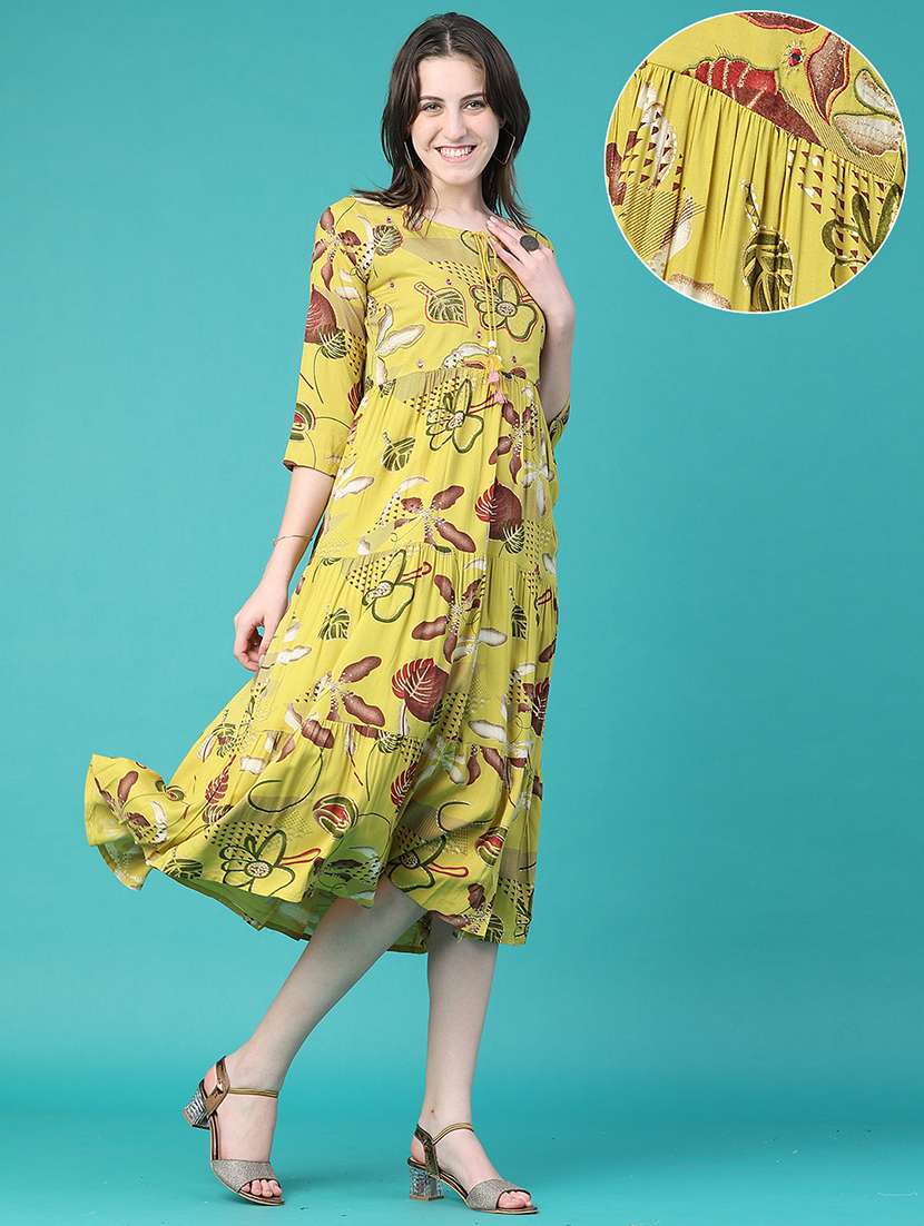 Women Printed Three Quarter Sleeves Tiered Dress - 22551986 -  Standard Image - 3