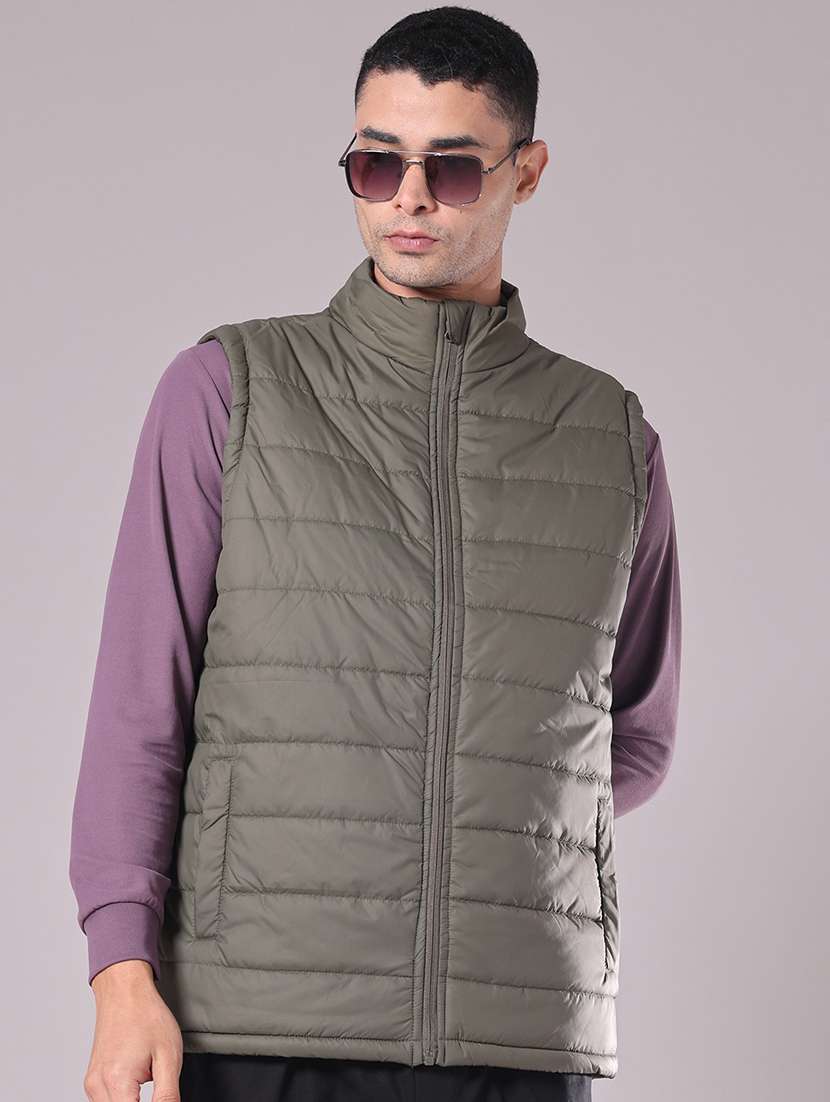 men solid sleeveless regular fit puffer jacket
